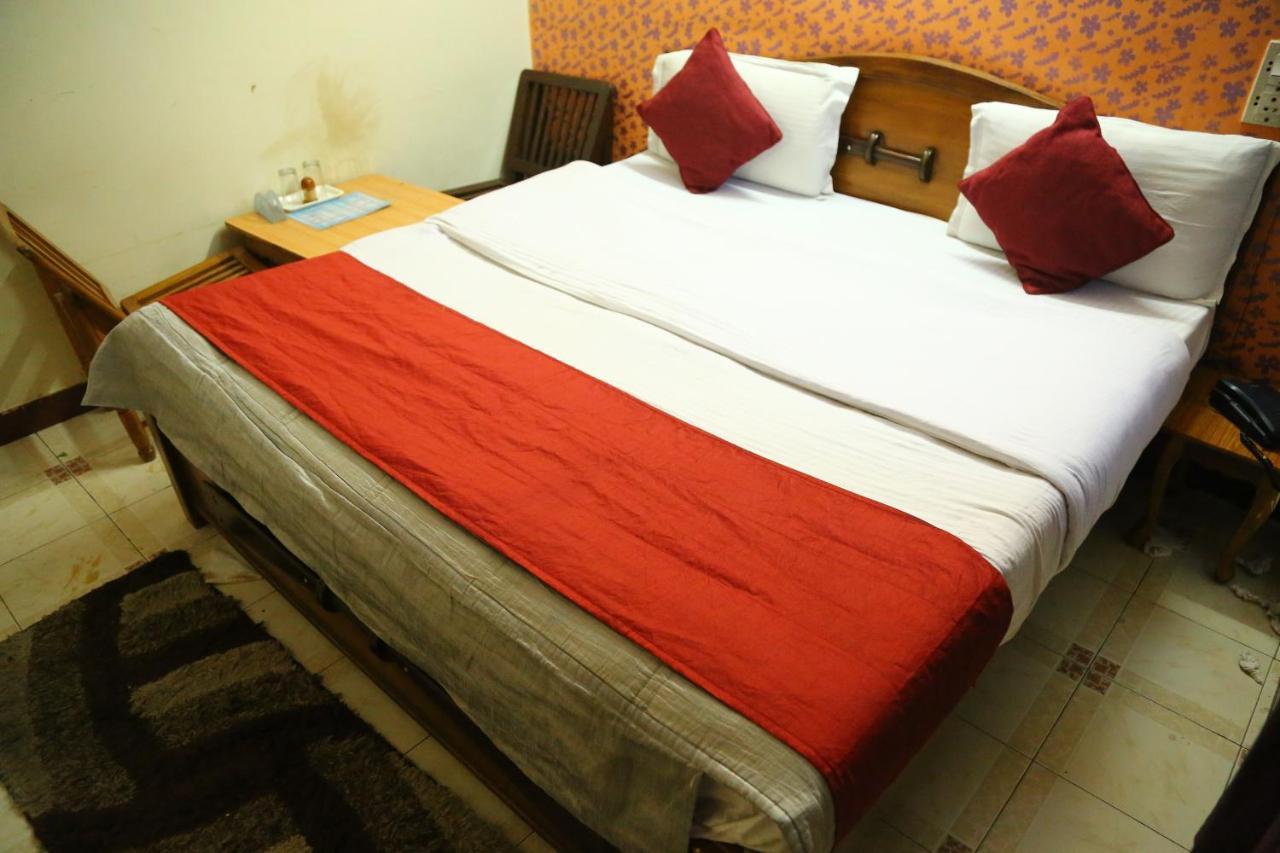 Hotel Diamond Palace Chandīgarh 外观 照片