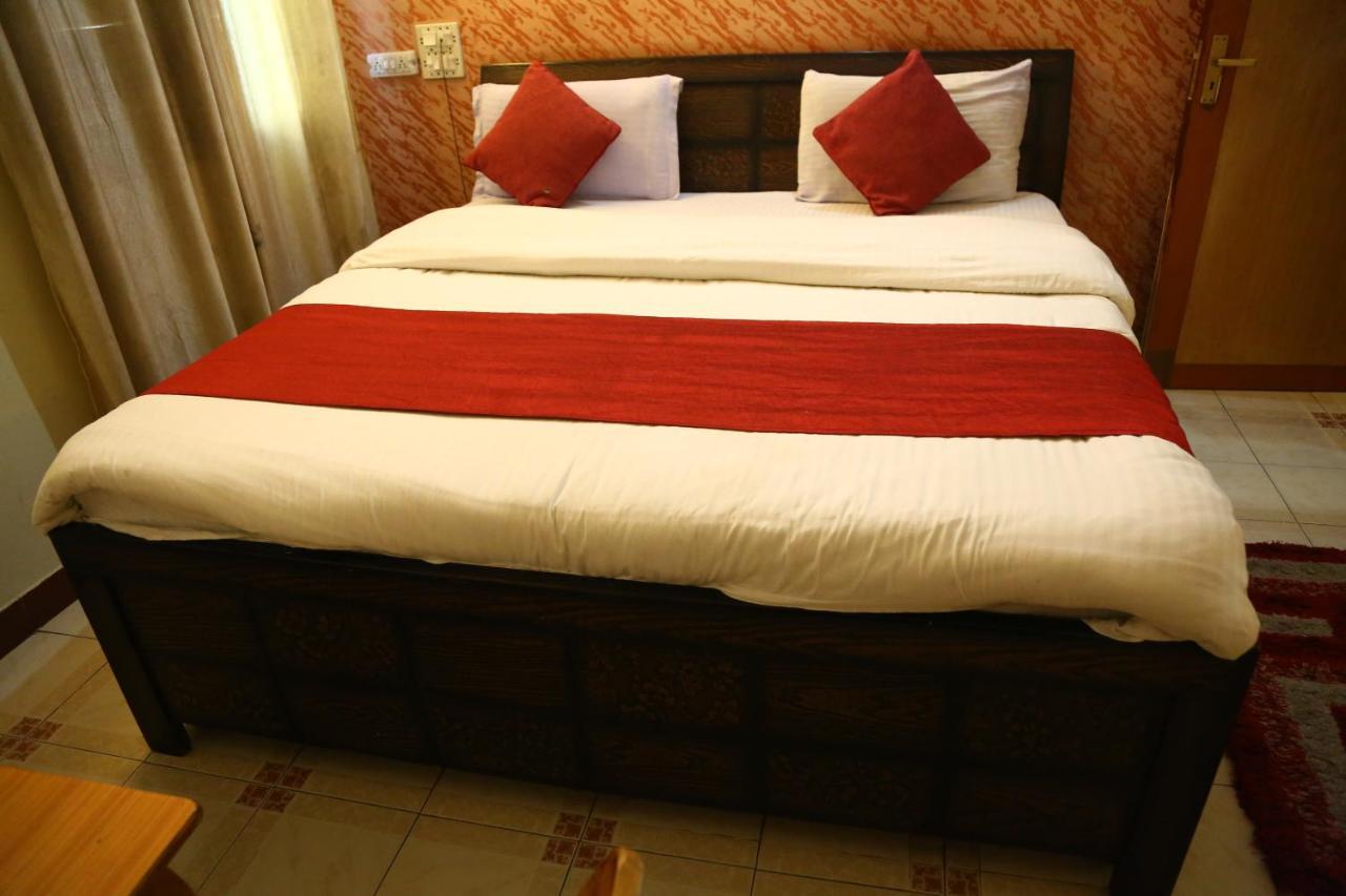 Hotel Diamond Palace Chandīgarh 外观 照片