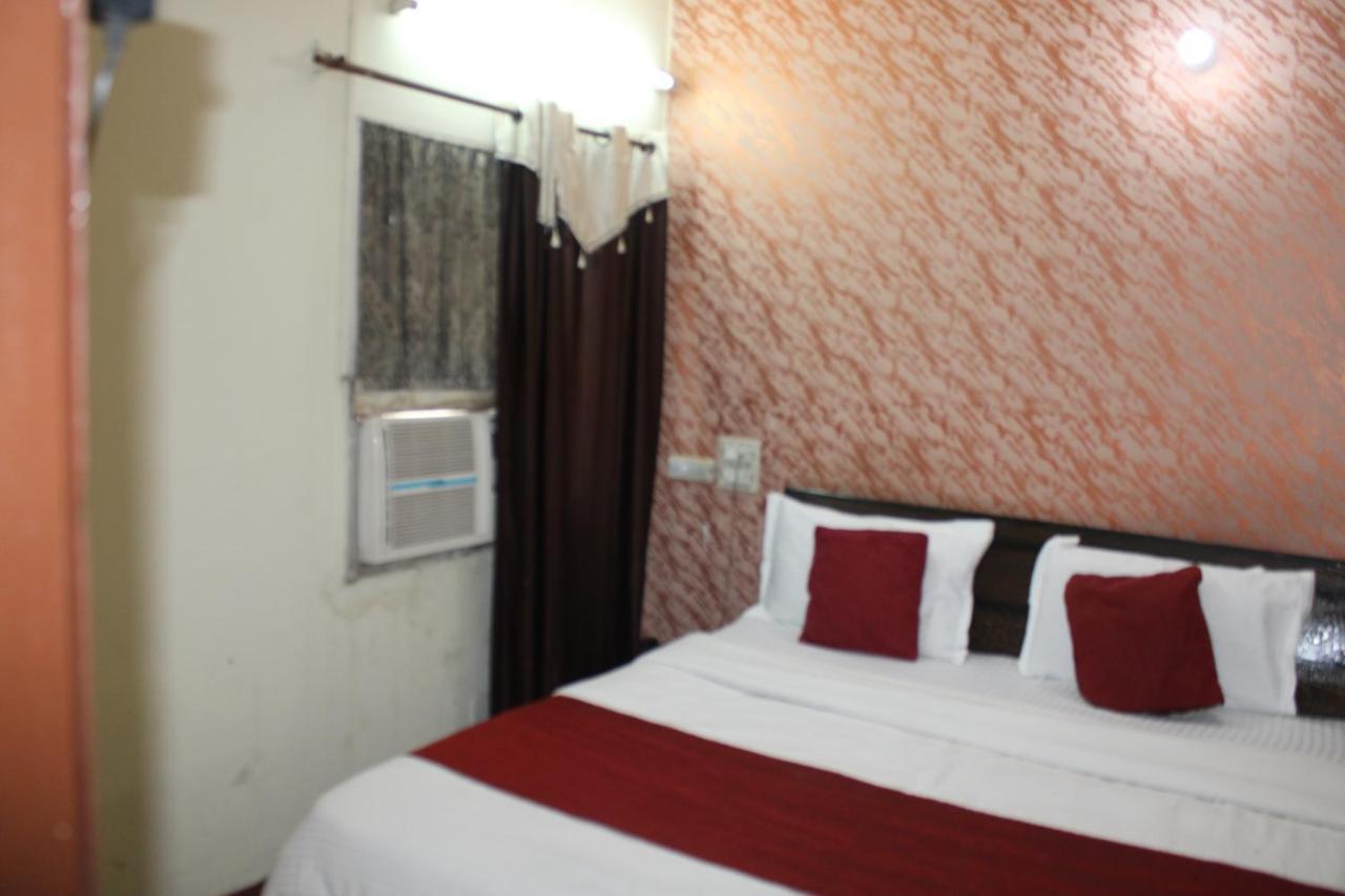 Hotel Diamond Palace Chandīgarh 外观 照片