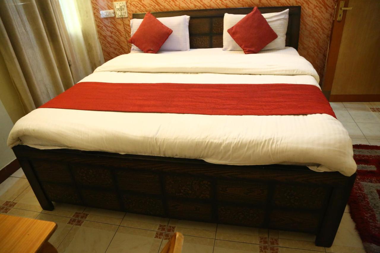 Hotel Diamond Palace Chandīgarh 外观 照片