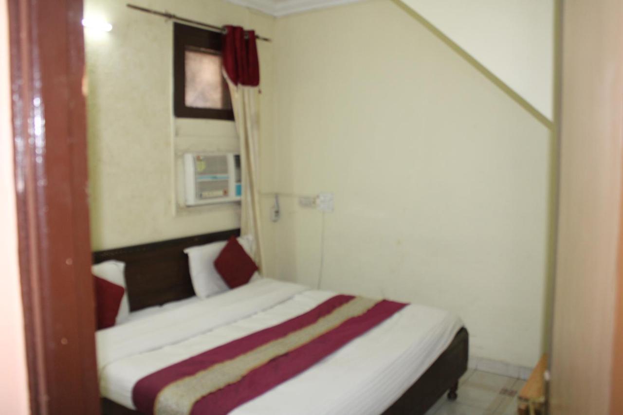 Hotel Diamond Palace Chandīgarh 外观 照片