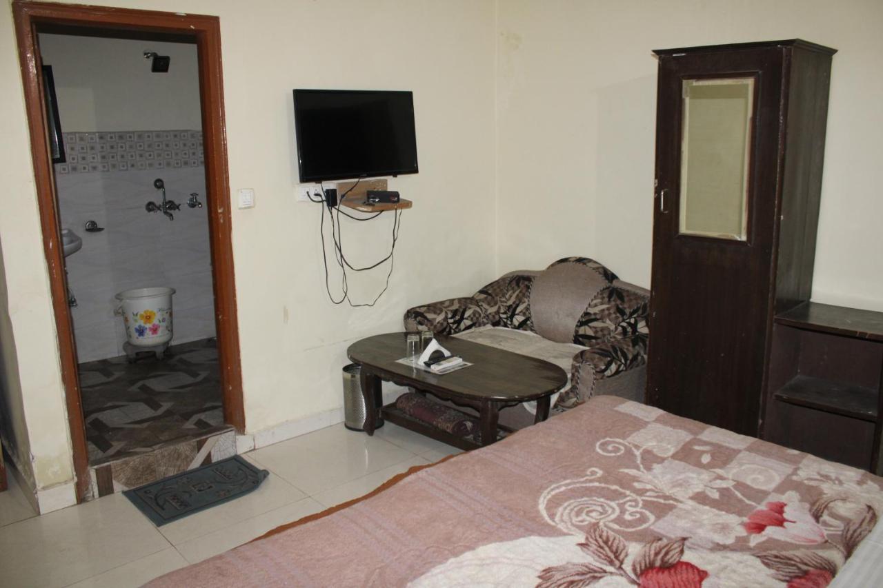 Hotel Diamond Palace Chandīgarh 外观 照片